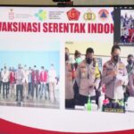 Wakapolres Cirebon Kota Tinjau Vaksinasi Booster Dan Ikuti Zoom Meeting Pimpinan Kapolri di Kantor Kelurahan Kecapi 